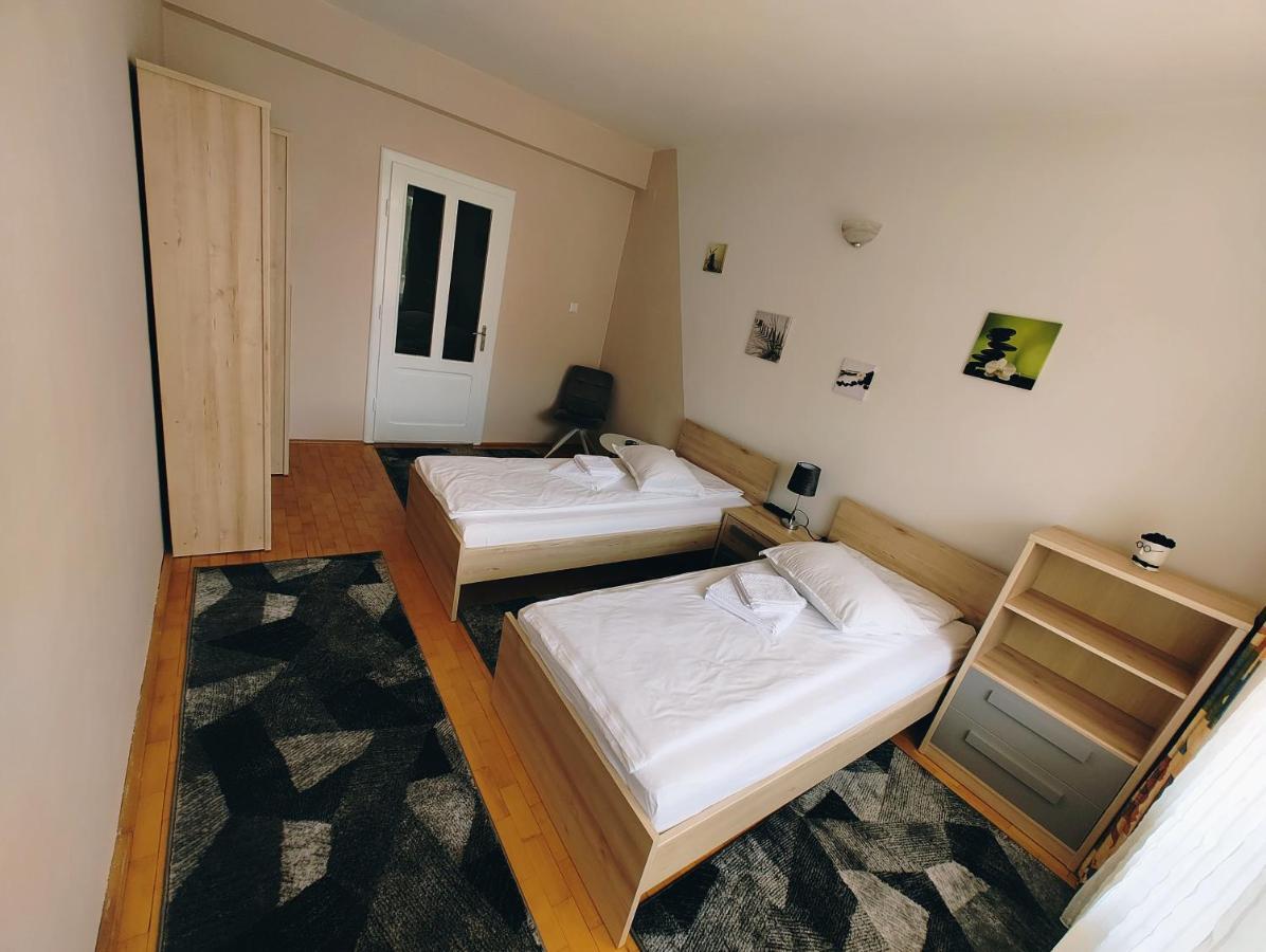 Ten'S Apartment - Spatios Si Linistit Kaloşvar Dış mekan fotoğraf